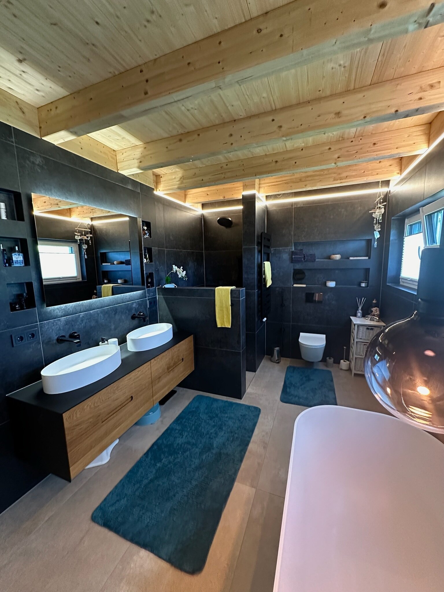 **TRAUMHAFT LEBEN**Ein Smarthome zum Verlieben** **TRAUMHAFT LEBEN**Ein Smarthome zum Verlieben**