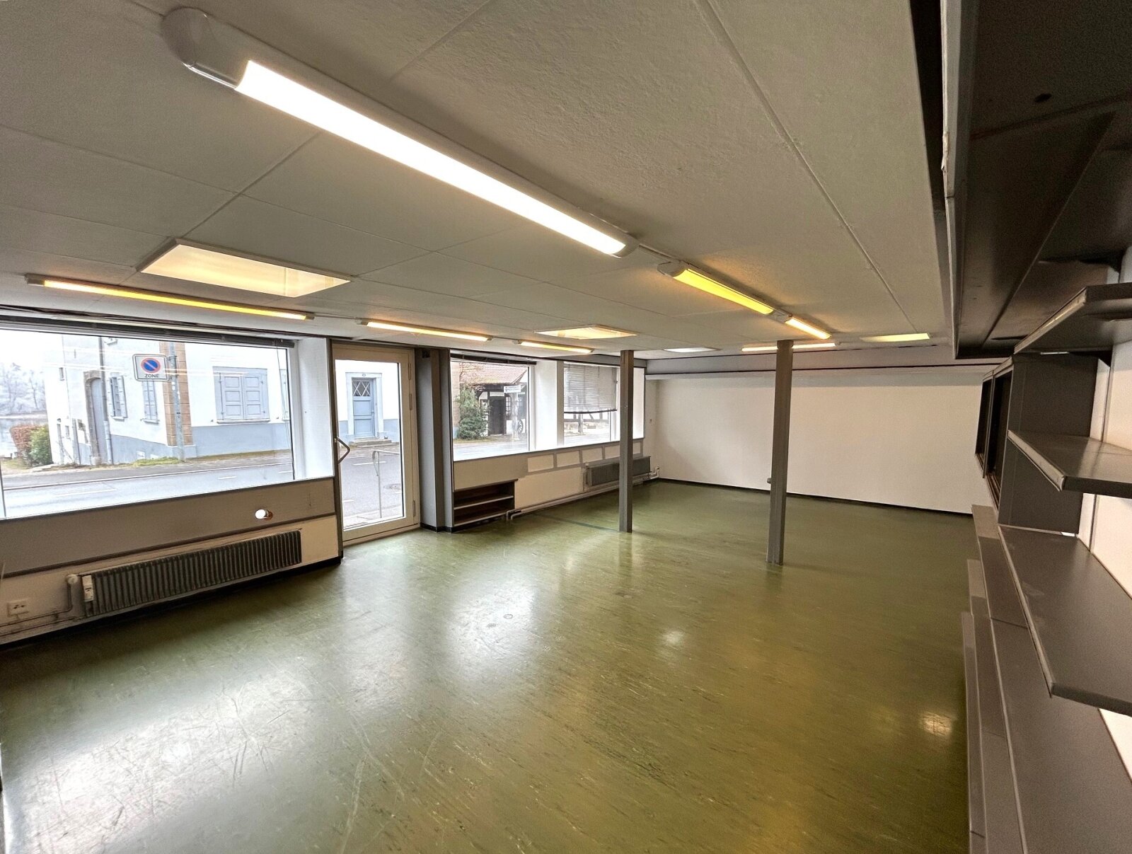 **TOPP LAGE**LADENLOKAL in Büsingen** **TOPP LAGE**LADENLOKAL in Büsingen**