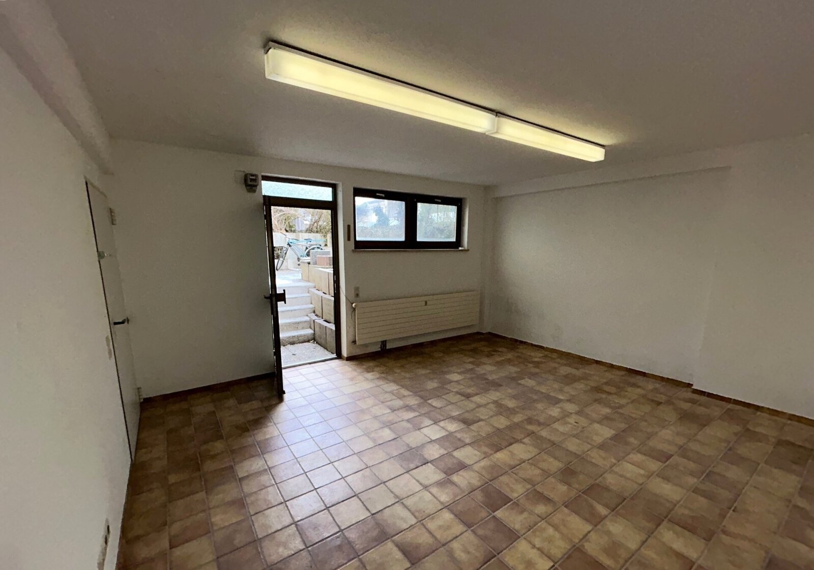 **BEHEIZTER LAGER/- BÜRORAUM in BÜSINGEN ** **BEHEIZTER LAGER/- BÜRORAUM in BÜSINGEN **