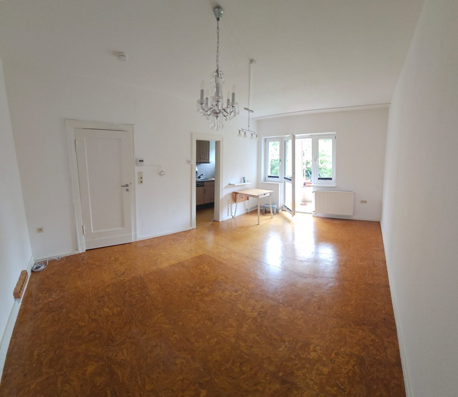 **GEMÜTLICHE 2 Zimmerwohnung nahe dem TEMPELHOFER FELD** **GEMÜTLICHE 2 Zimmerwohnung nahe dem TEMPELHOFER FELD**